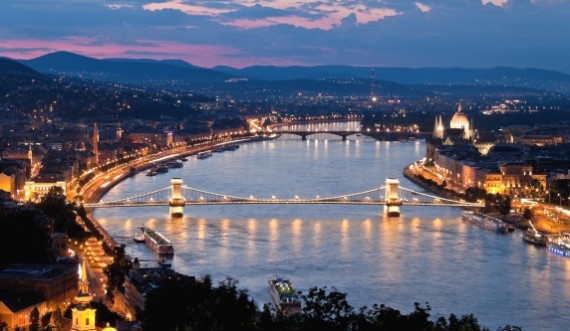 Ungarn, Budapest, Burghügel und Burg. Stadtansicht